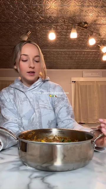 One pot lemon chicken orzo with spinach 😋