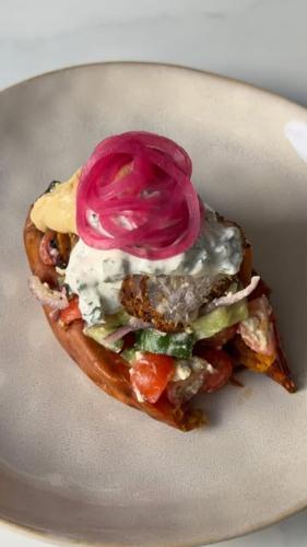 chicken shawarma loaded sweet potatoes 🍠🍅
