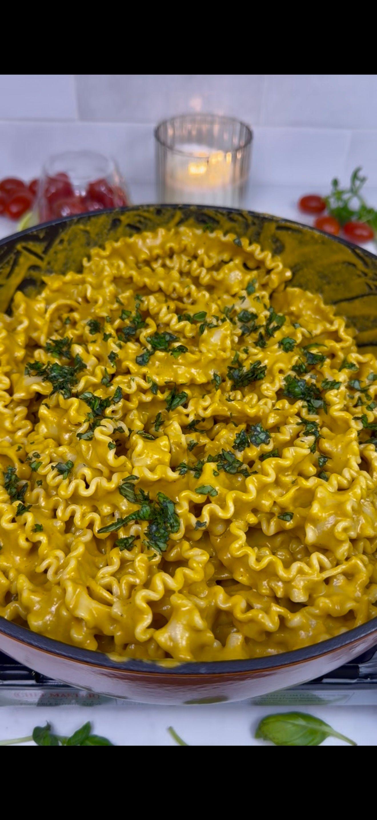 Creamy Roasted Red Pepper & Tomato Pasta