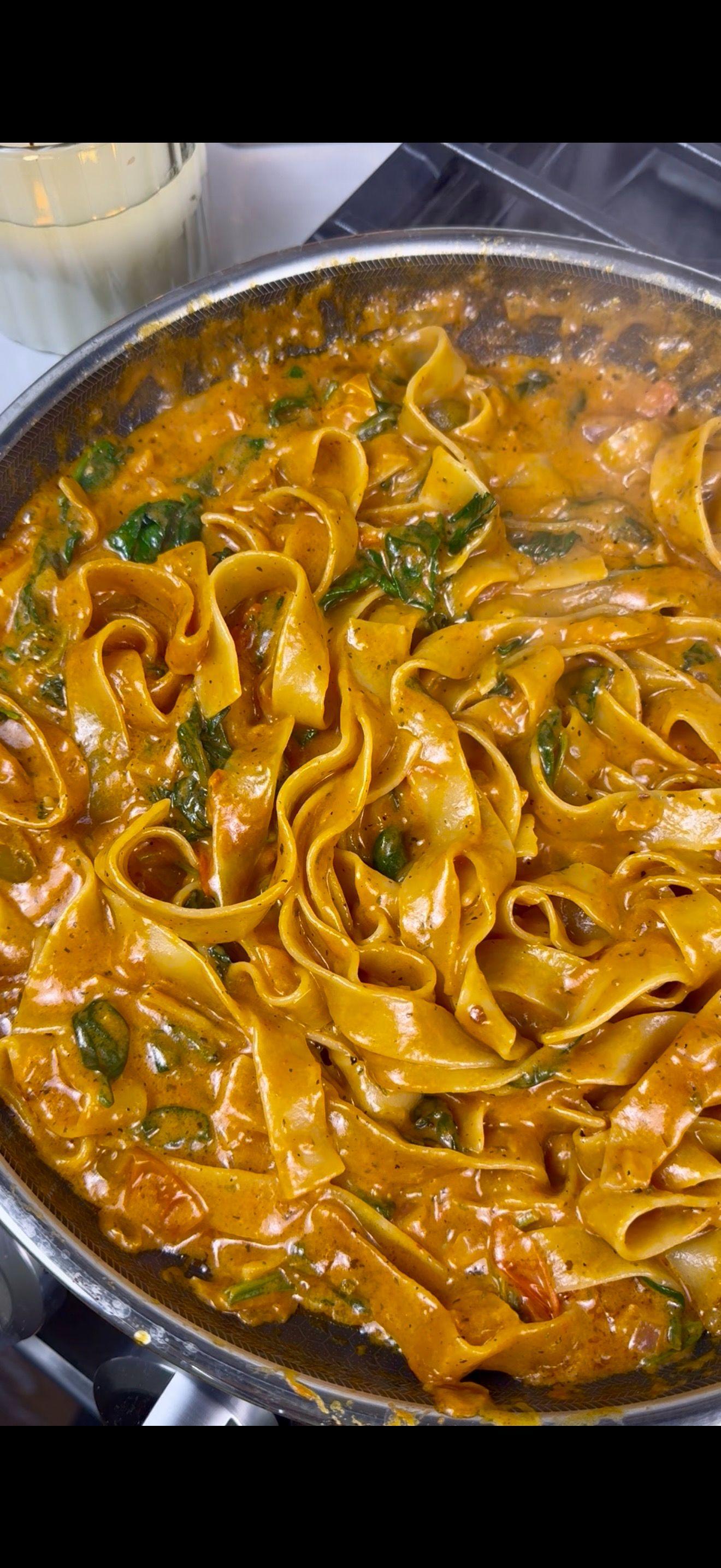 One-Pan Creamy Tomato Pasta 🍅 🍝